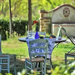 Βίλα W Wine Tours Near