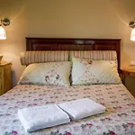 Βίλα W Wine Tours Near *